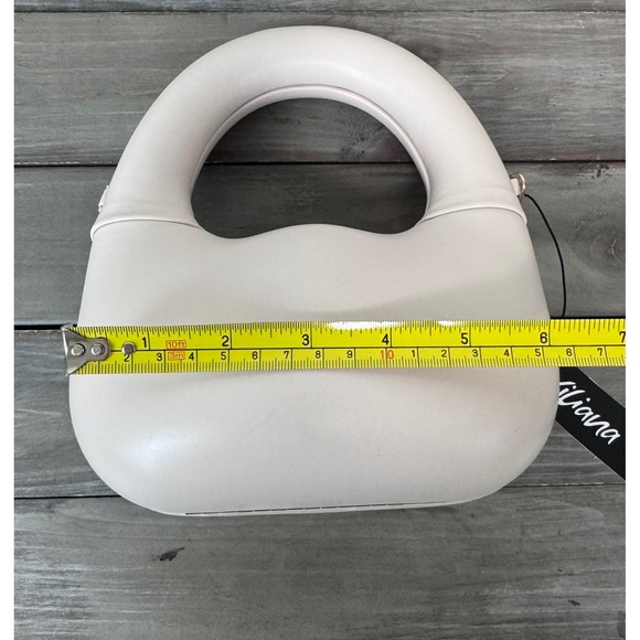 NWT Liliana Vegan Leather Cloud Oval Cream Puffy Top Handle Bag With Gold Chain - Picture 8 of 10